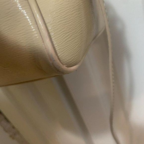 Kate Spade cute satchel with crossbody strap included - Picture 8 of 9